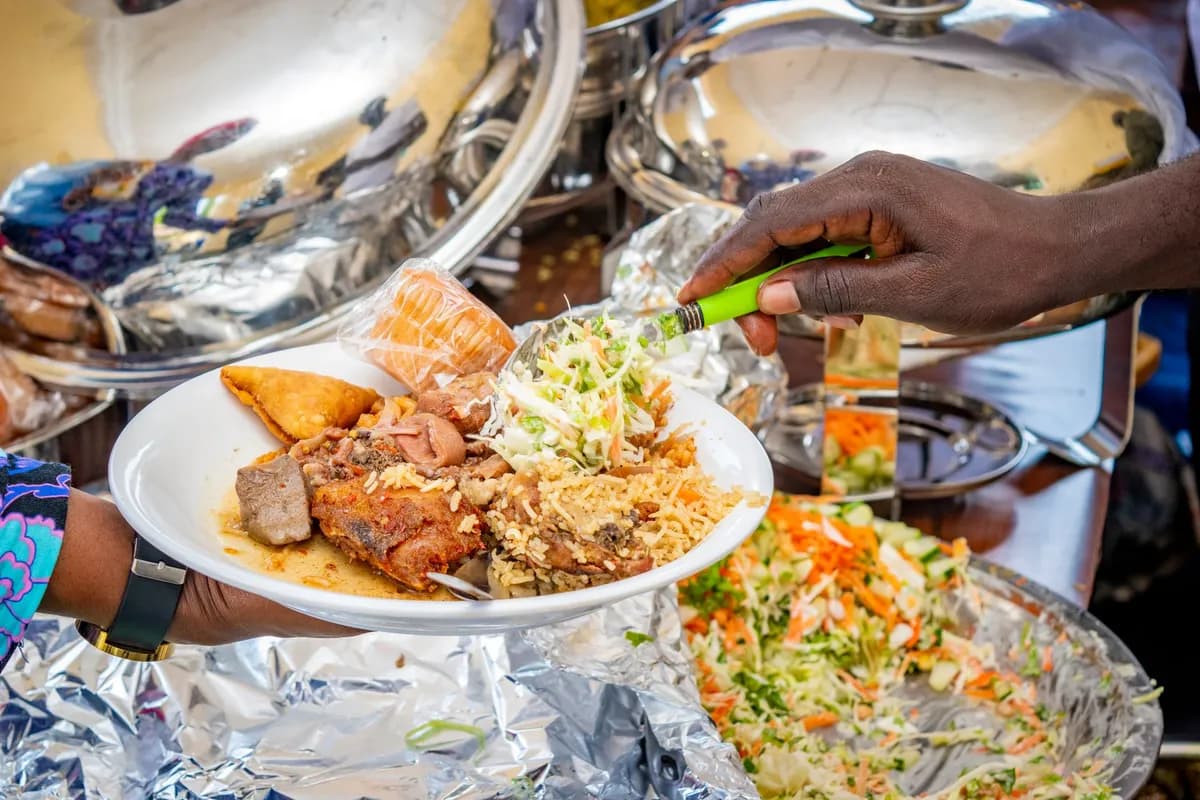 Cuisine sénégalaise à Paris : le guide des plats et des meilleures adresses