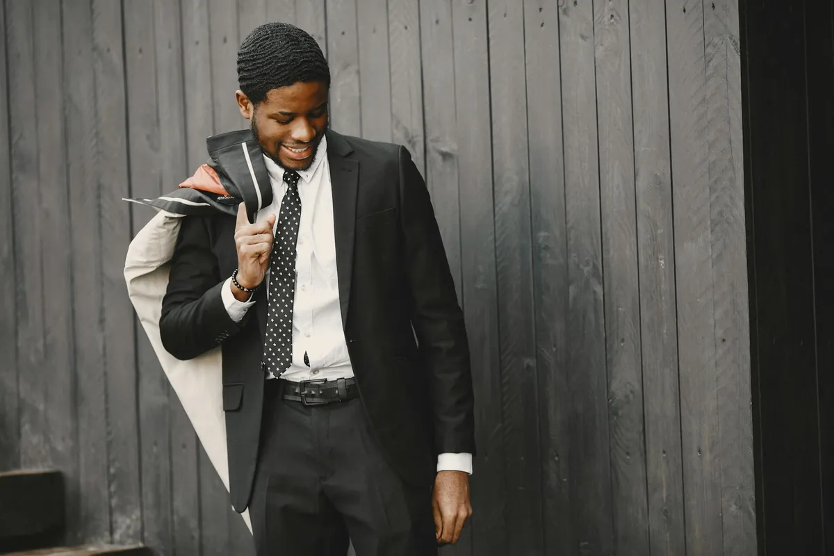 Jordan Kenne Fashion : L'élégance africaine au cœur de la mode parisienne