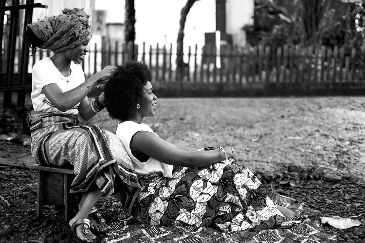 Guide coiffure afro : les meilleurs salons de tresses à Paris en 2026