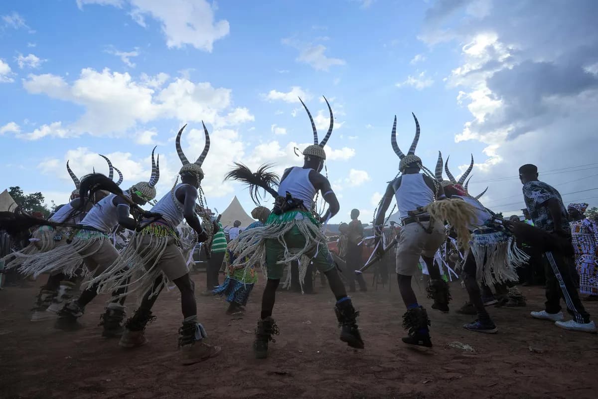 Zaouli — danse traditionnelle Gouro Côte d'Ivoire — masque rituel