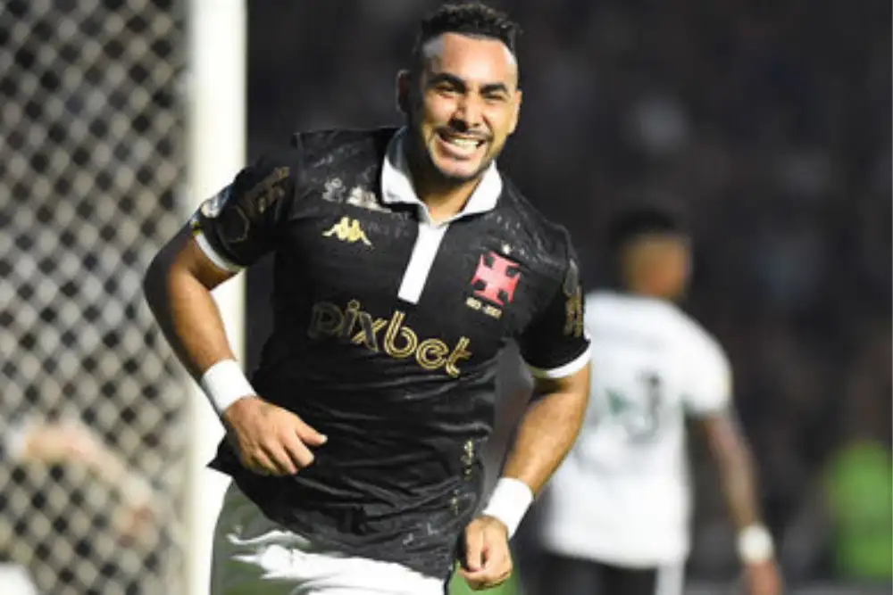 Dimitri Payet, Nouvelle Étoile du Football au Brésil Dimitri Payet : Une Success Story Française au Brésil